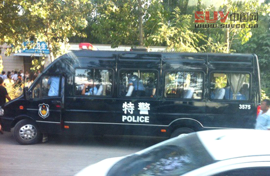 河南安阳公交车发生持刀抢劫案 2死13伤
