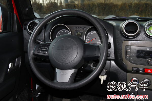 北京汽车 北京40 实拍 内饰 图片